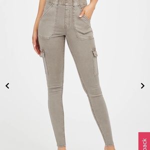 NWT. Stretch Twill Ankle Cargo Pant. SPANX
